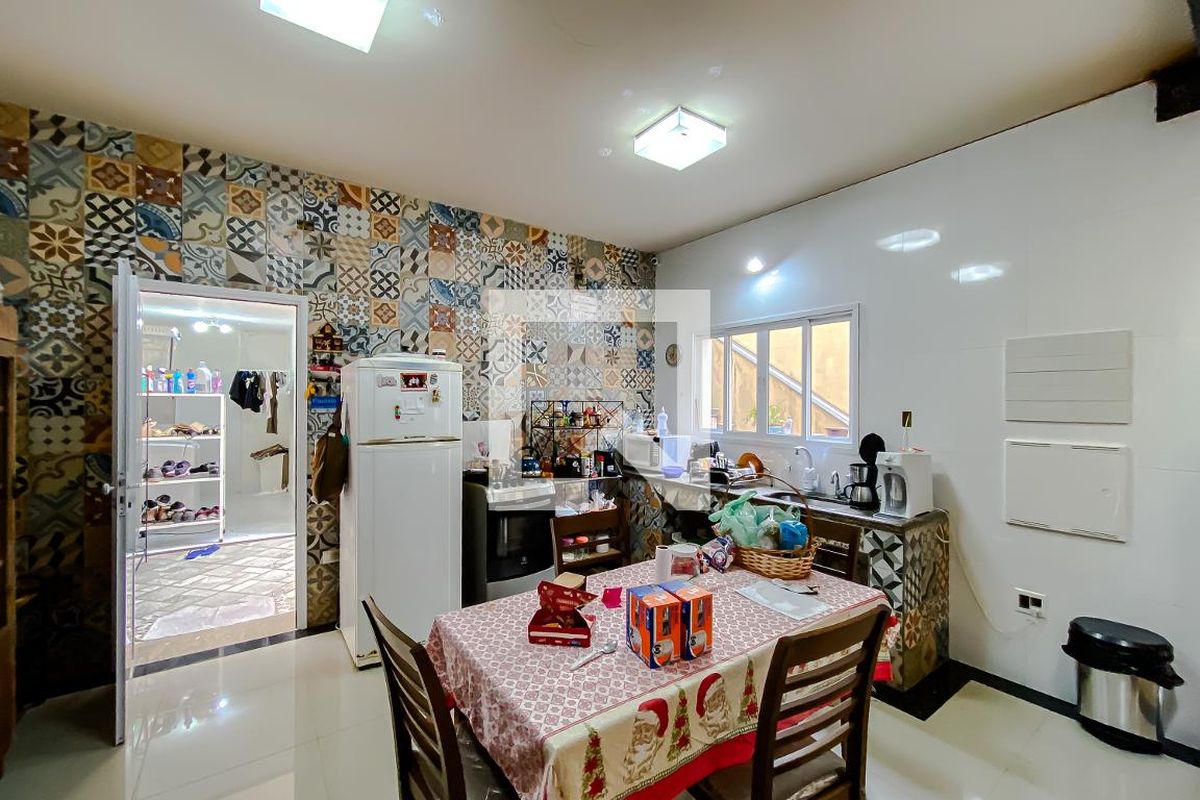 Casa, 3 quartos, 200 m² - Foto 31