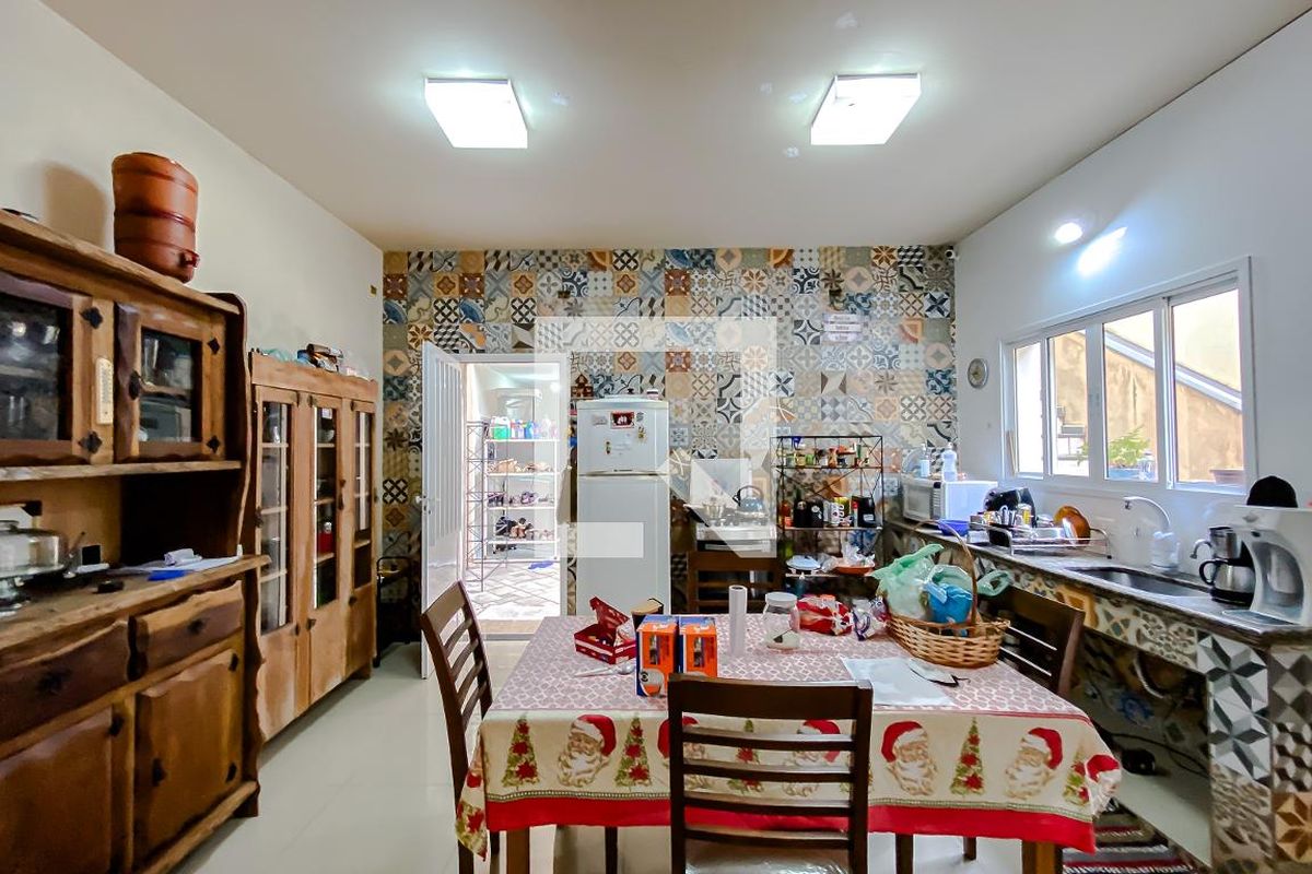 Casa, 3 quartos, 200 m² - Foto 32