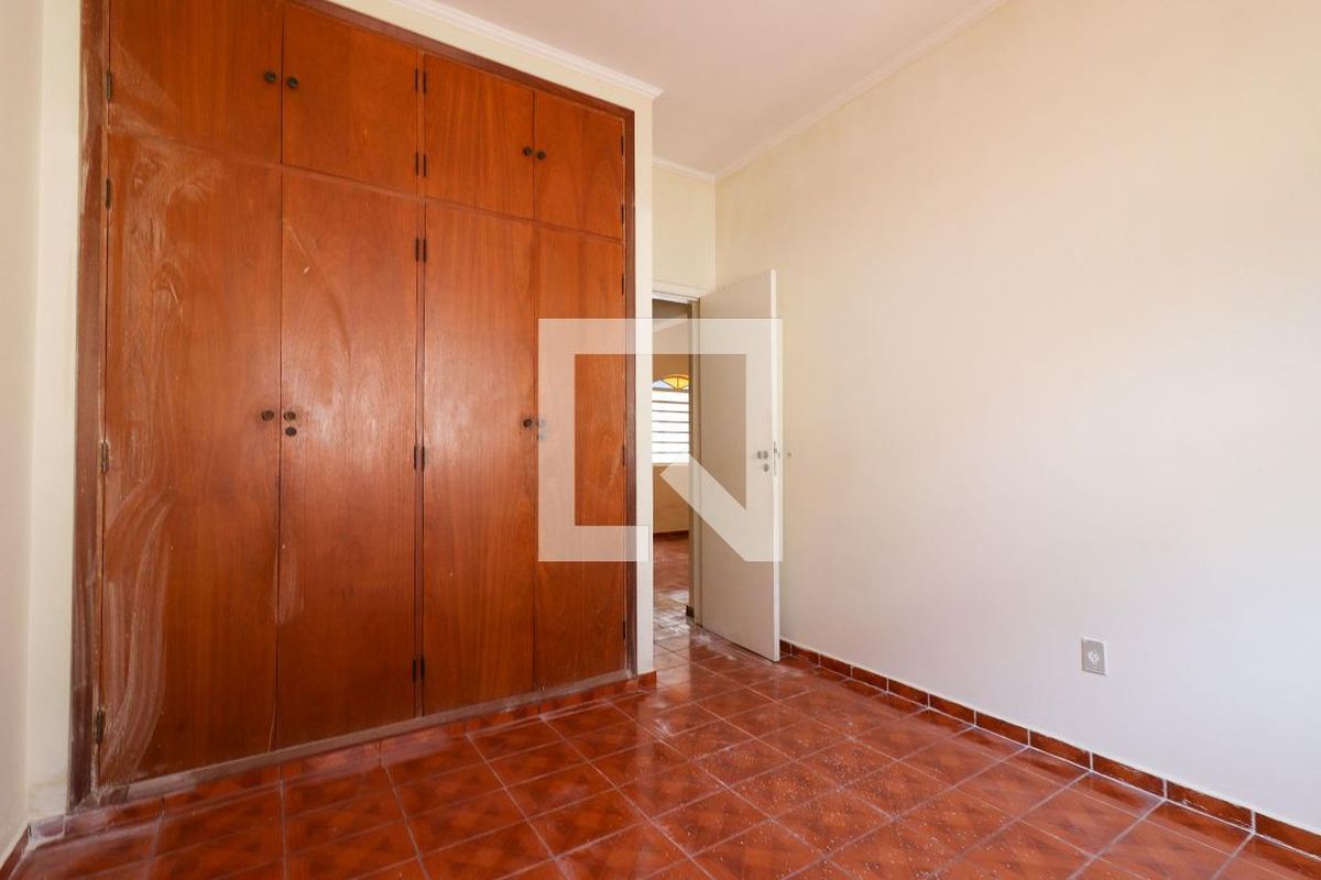 Casa à Venda - Jardim Flamboyant, 3 Quartos,  154 m2 em , Campinas - sp | SoloBR