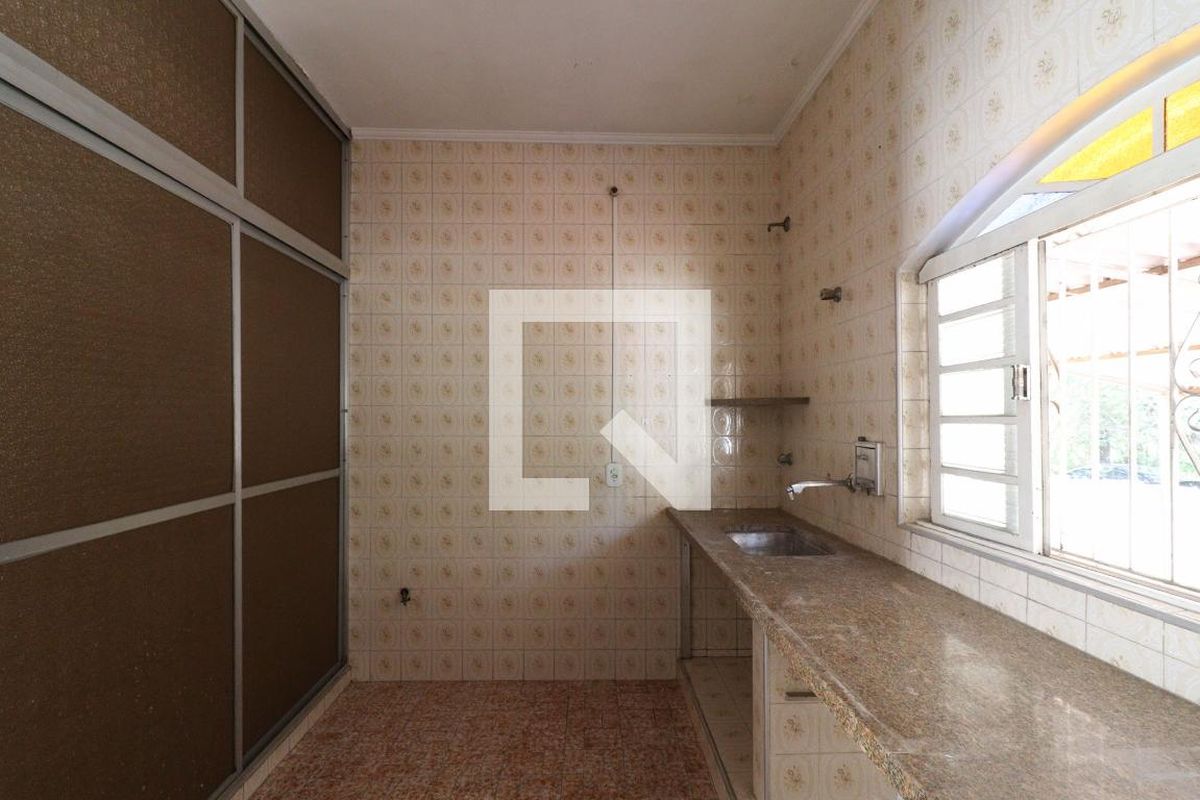 Casa à Venda - Jardim Flamboyant, 3 Quartos,  154 m2 em , Campinas - sp | SoloBR