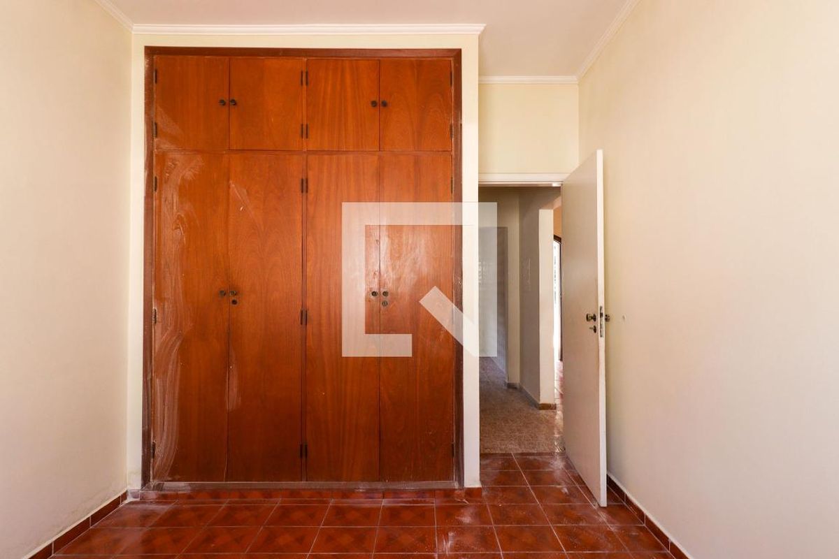 Casa à Venda - Jardim Flamboyant, 3 Quartos,  154 m2 em , Campinas - sp | SoloBR