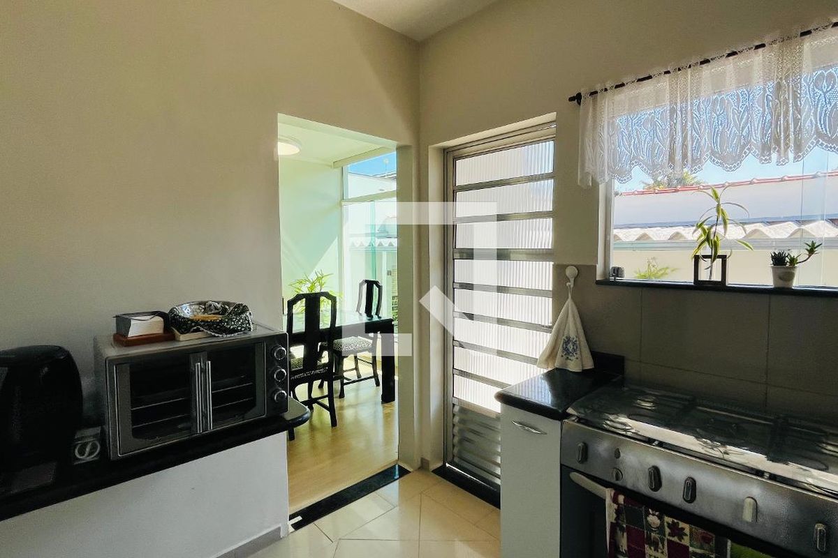 Casa à Venda - Jardim Chapadão, 3 Quartos,  210 m2 em , Campinas - sp | SoloBR