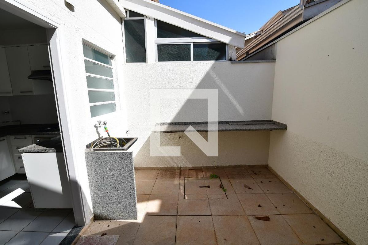 Casa à Venda - Mansões Santo Antônio, 3 Quartos,  124 m2 em , Campinas - sp | SoloBR