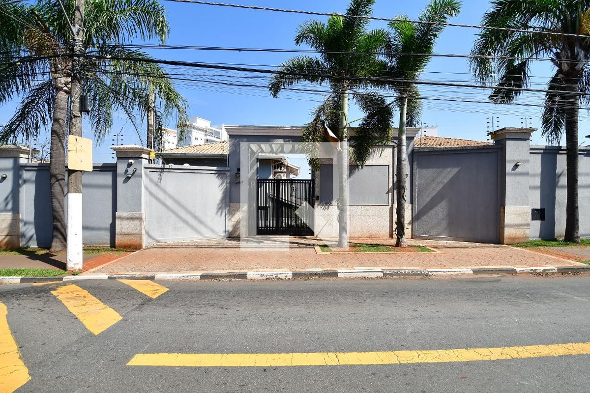 Casa à Venda - Mansões Santo Antônio, 3 Quartos,  124 m2 em , Campinas - sp | SoloBR