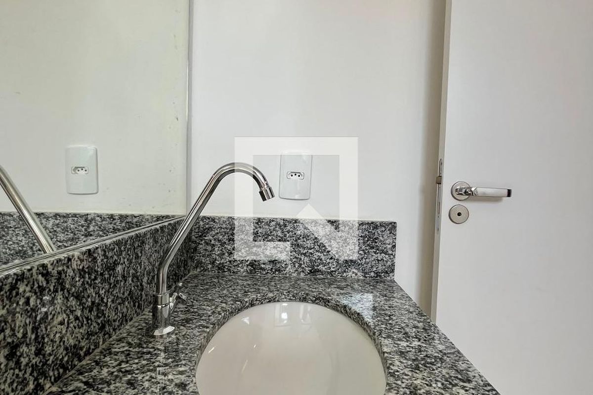 Apartamento à Venda - Centro, 2 Quartos,  45 m2 em , Campinas - sp | SoloBR