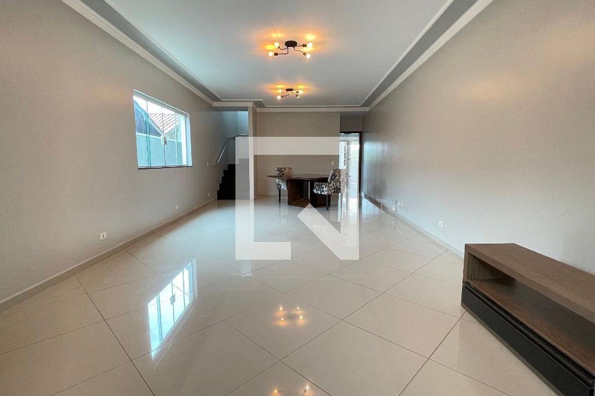 Casa, 3 quartos, 240 m² - Foto 2