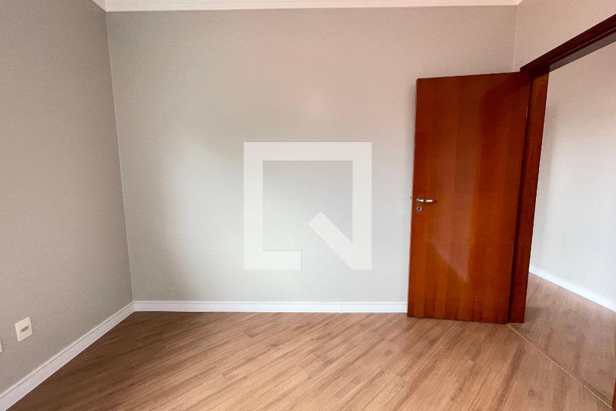 Casa, 3 quartos, 240 m² - Foto 24