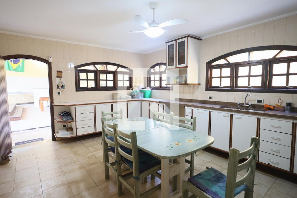 Casa, 5 quartos, 320 m² - Foto 47