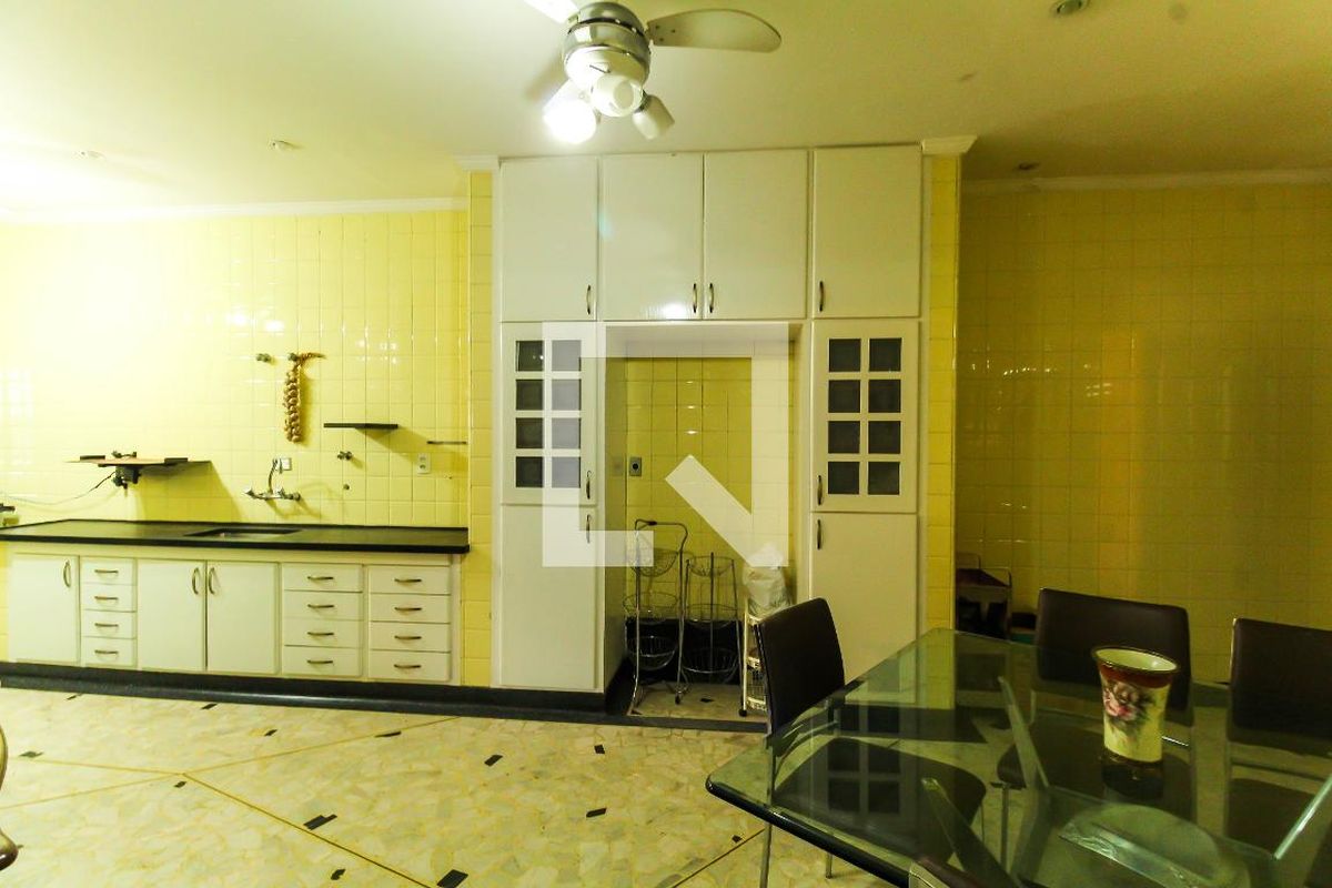 Casa, 3 quartos, 200 m² - Foto 33
