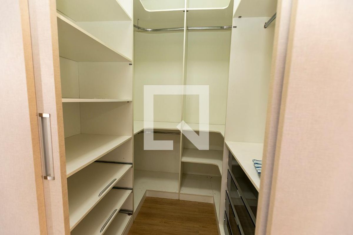 Casa à Venda - Fazenda Santa Cândida, 3 Quartos,  180 m2 em , Campinas - sp | SoloBR