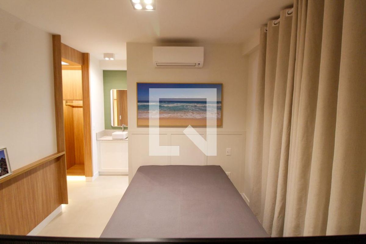 Apartamento à Venda - Bosque, 1 Quarto,  46 m2 em , Campinas - sp | SoloBR