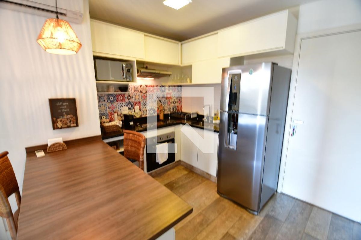 Apartamento à Venda - Cambuí, 1 Quarto,  40 m2 em , Campinas - sp | SoloBR