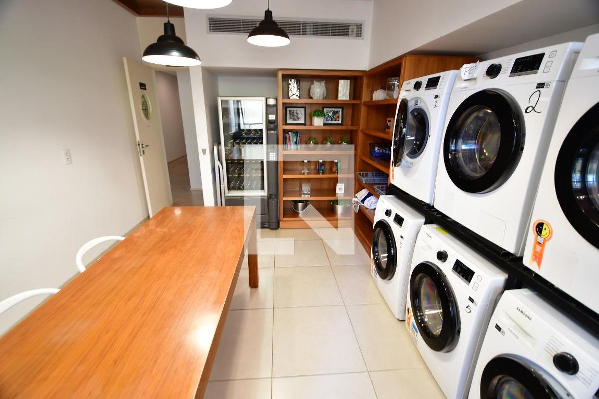 Apartamento à Venda - Cambuí, 1 Quarto,  40 m2 em , Campinas - sp | SoloBR