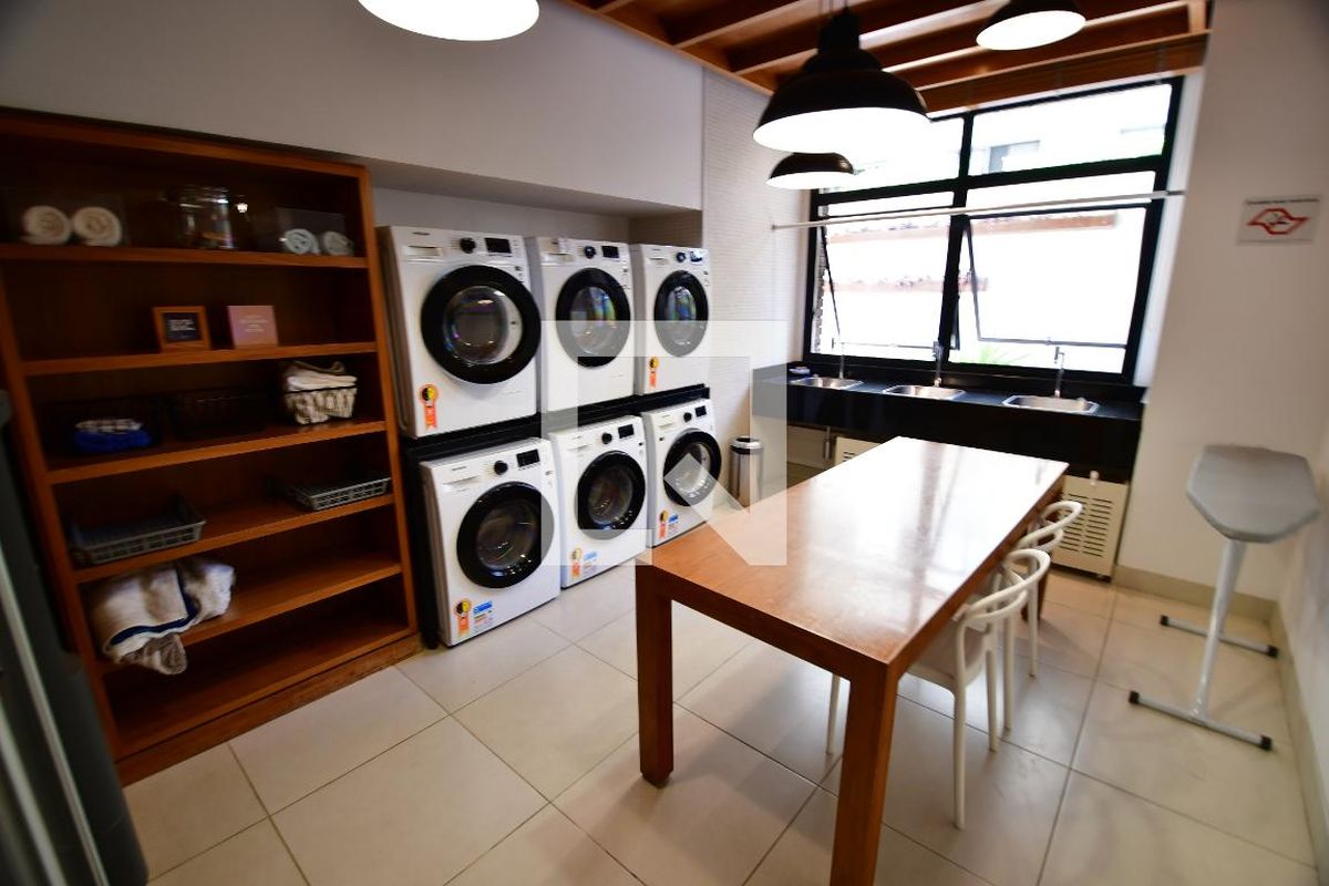 Apartamento à Venda - Cambuí, 1 Quarto,  40 m2 em , Campinas - sp | SoloBR