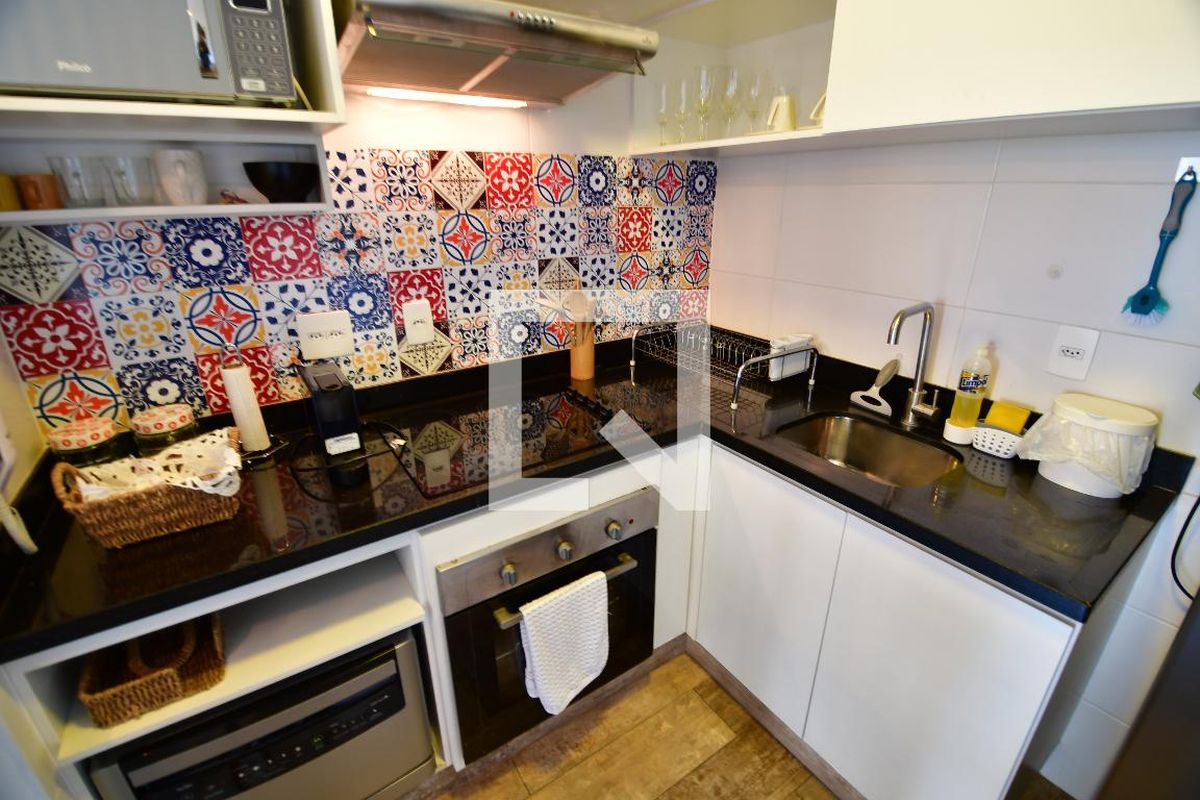 Apartamento à Venda - Cambuí, 1 Quarto,  40 m2 em , Campinas - sp | SoloBR