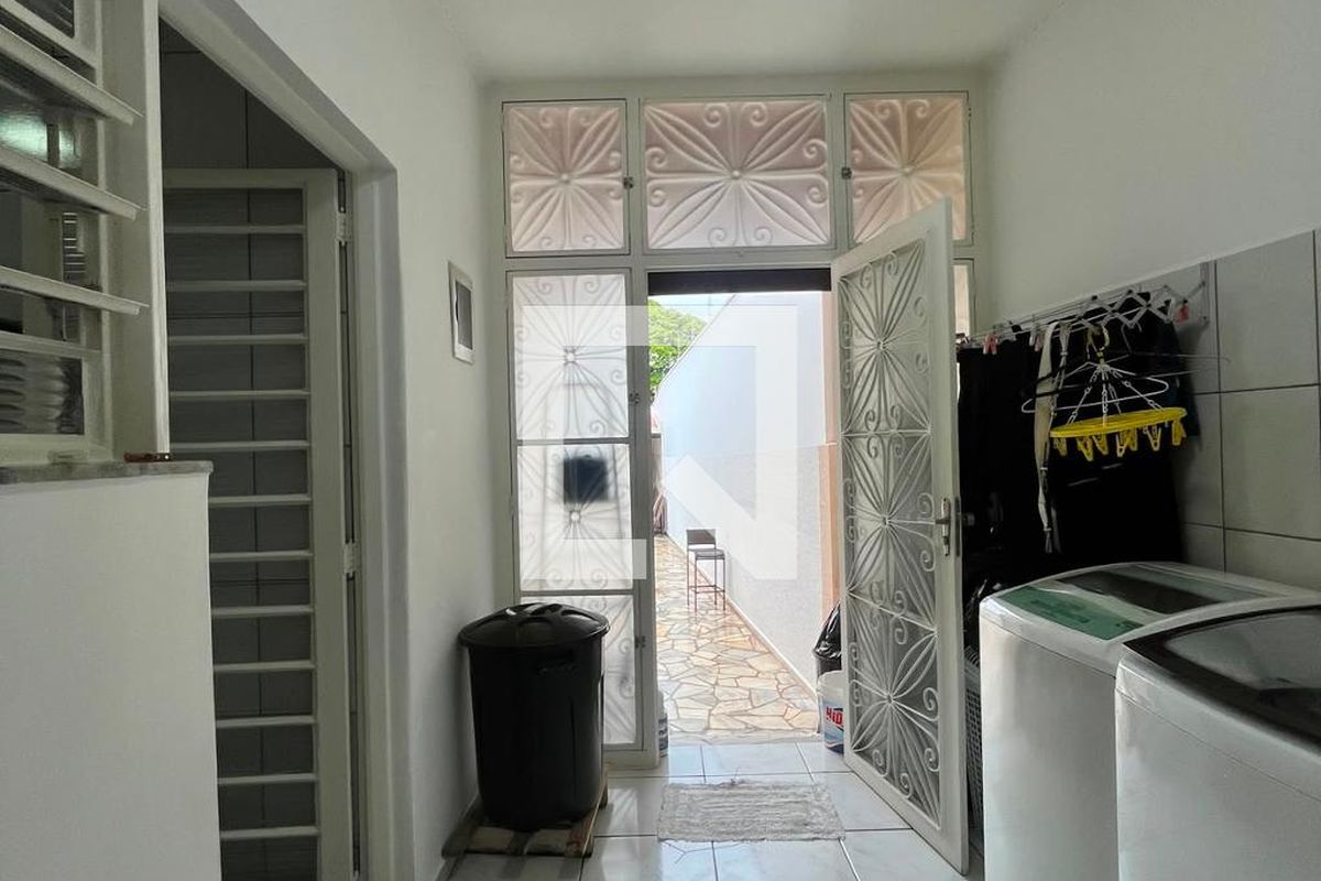 Casa à Venda - Parque Prado, 3 Quartos,  300 m2 em , Campinas - sp | SoloBR