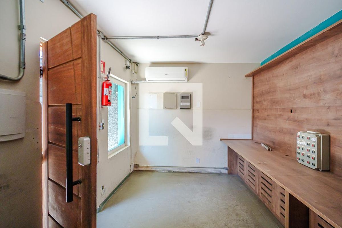 Casa, 6 quartos, 265 m² - Foto 27