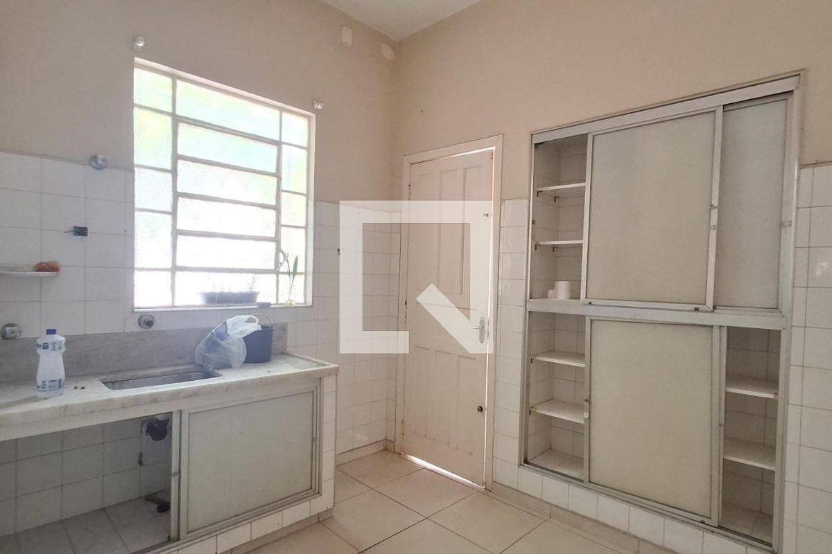 Casa à Venda - Taquaral, 3 Quartos,  306 m2 em , Campinas - sp | SoloBR