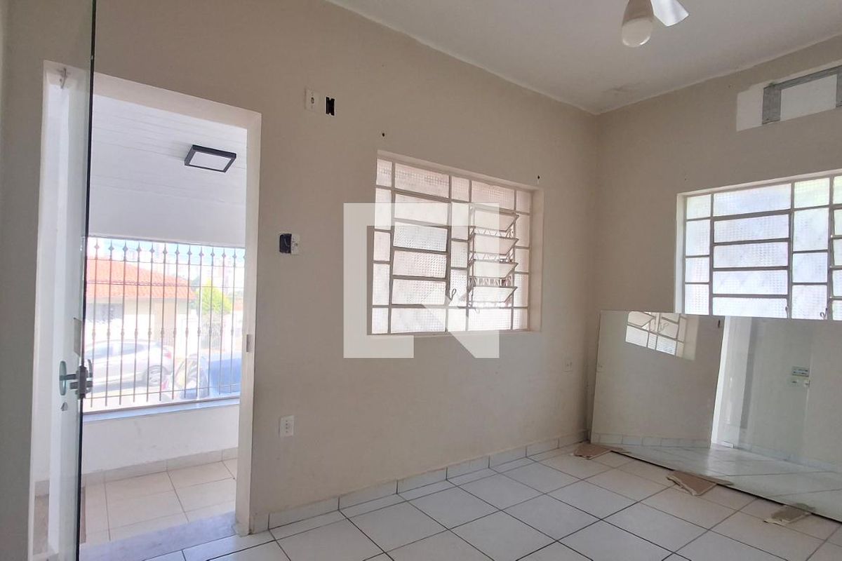 Casa à Venda - Taquaral, 3 Quartos,  306 m2 em , Campinas - sp | SoloBR
