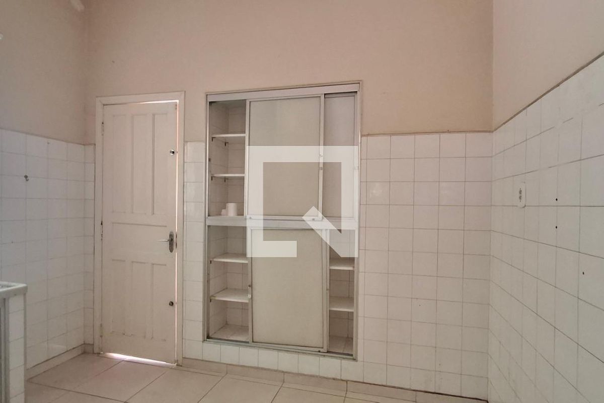 Casa à Venda - Taquaral, 3 Quartos,  306 m2 em , Campinas - sp | SoloBR