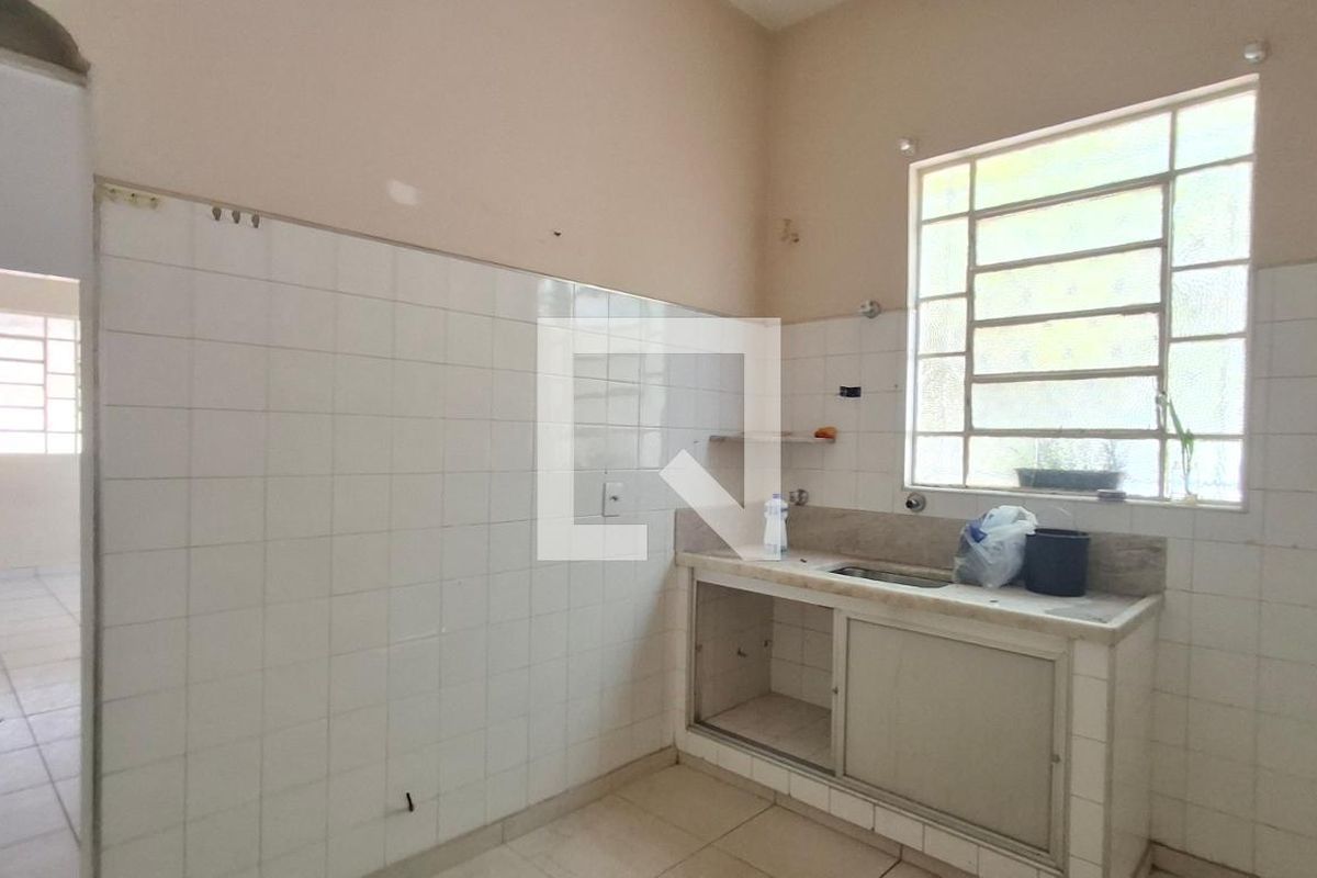 Casa à Venda - Taquaral, 3 Quartos,  306 m2 em , Campinas - sp | SoloBR