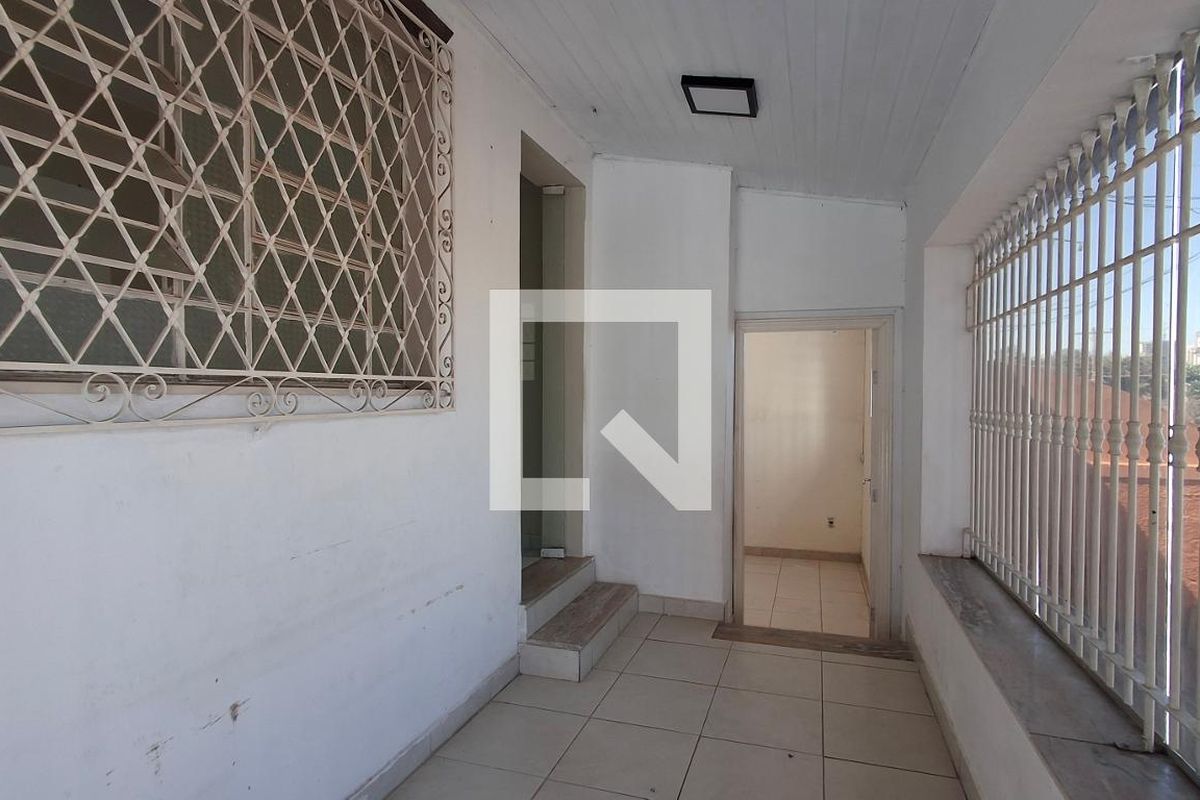 Casa à Venda - Taquaral, 3 Quartos,  306 m2 em , Campinas - sp | SoloBR