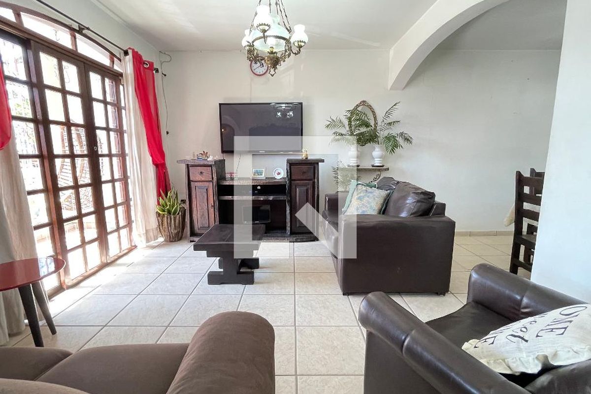 Casa, 6 quartos, 115 m² - Foto 3