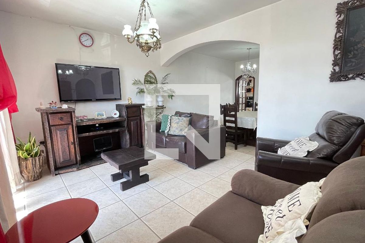 Casa, 6 quartos, 115 m² - Foto 2