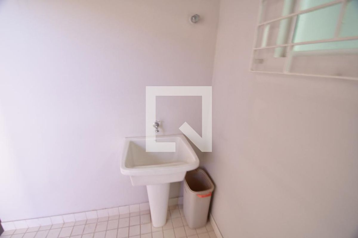 Casa à Venda - Jardim Flamboyant, 6 Quartos,  223 m2 em , Campinas - sp | SoloBR