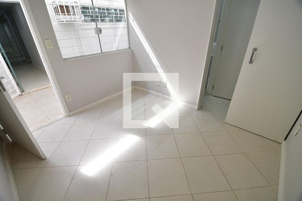 Casa à Venda - Jardim Flamboyant, 6 Quartos,  223 m2 em , Campinas - sp | SoloBR