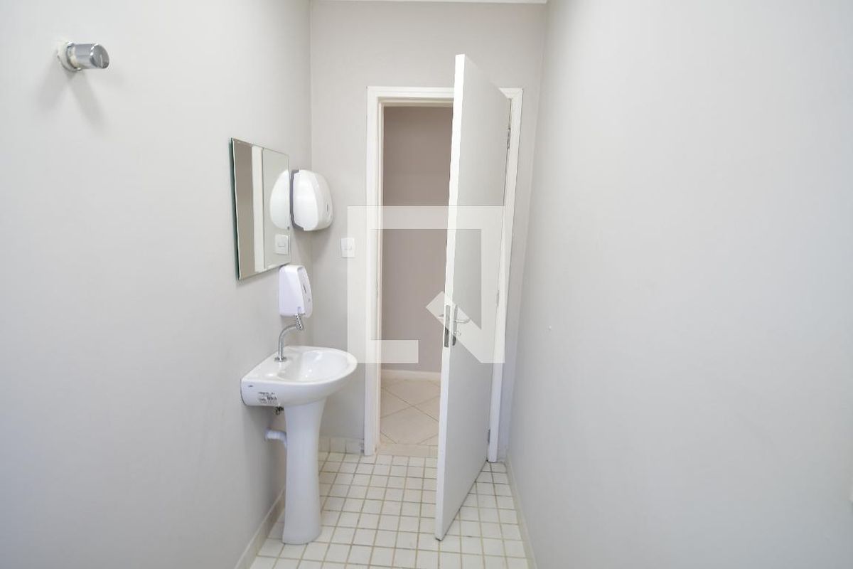 Casa à Venda - Jardim Flamboyant, 6 Quartos,  223 m2 em , Campinas - sp | SoloBR