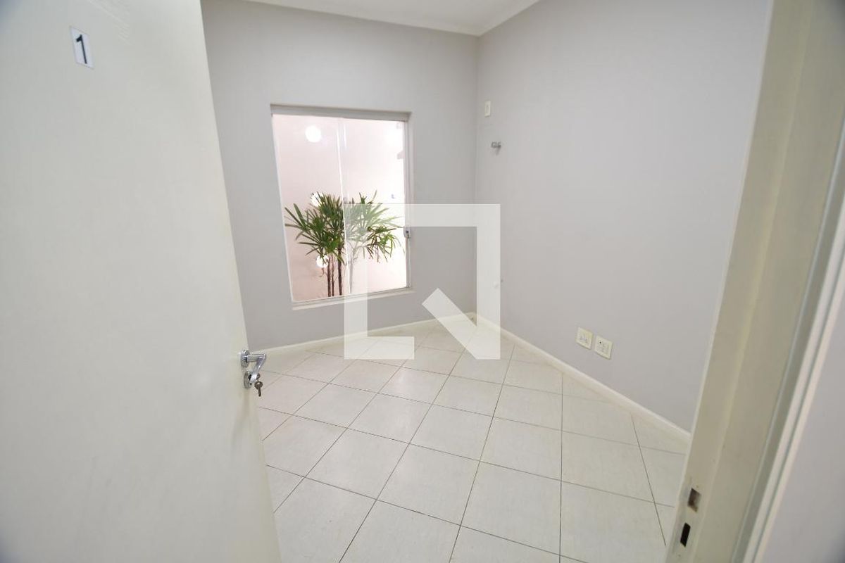 Casa à Venda - Jardim Flamboyant, 6 Quartos,  223 m2 em , Campinas - sp | SoloBR