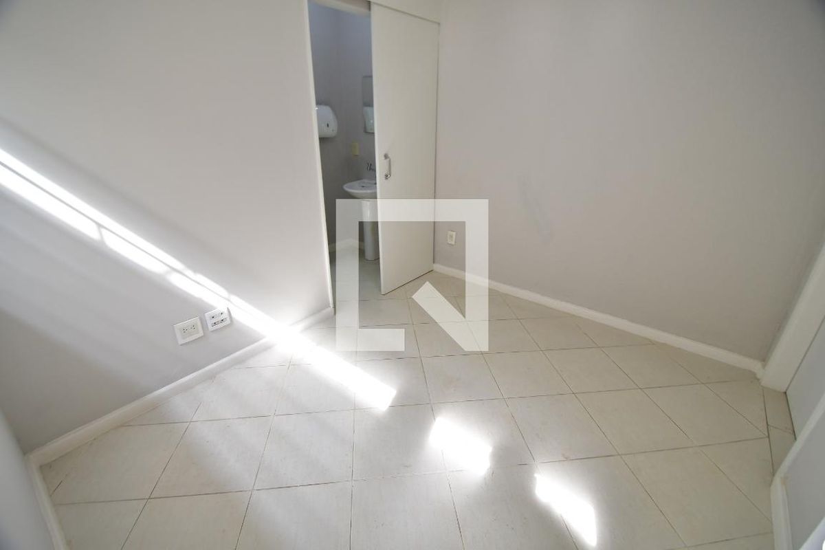 Casa à Venda - Jardim Flamboyant, 6 Quartos,  223 m2 em , Campinas - sp | SoloBR