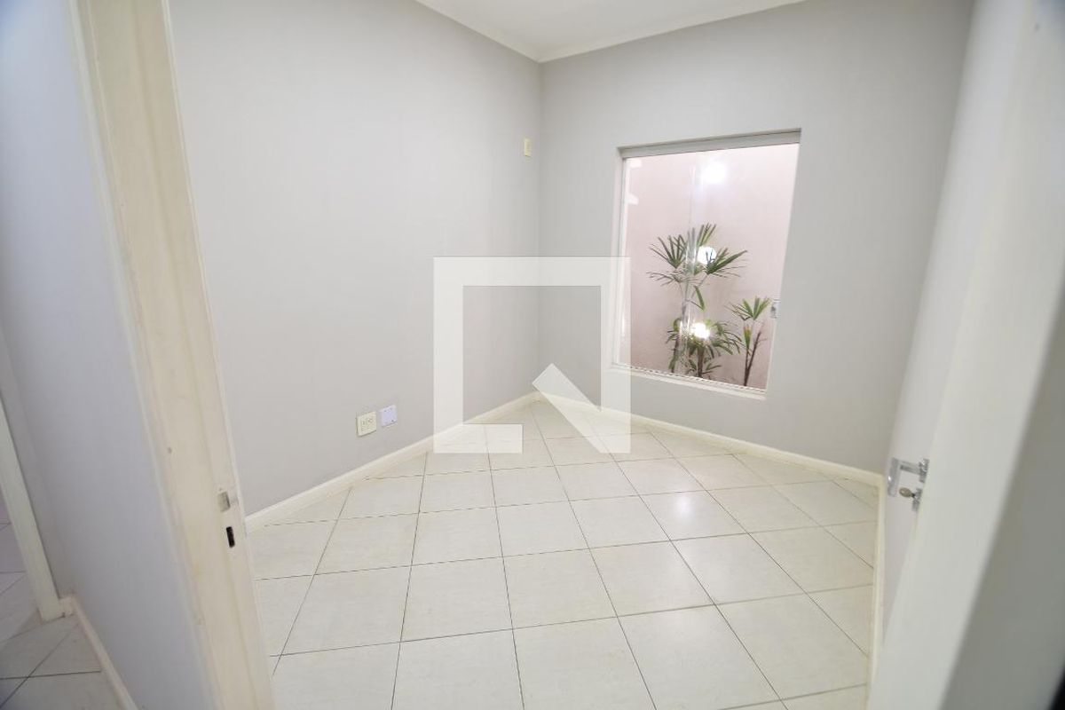 Casa à Venda - Jardim Flamboyant, 6 Quartos,  223 m2 em , Campinas - sp | SoloBR