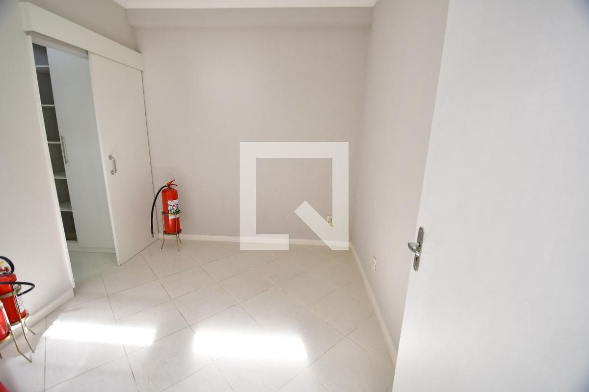 Casa à Venda - Jardim Flamboyant, 6 Quartos,  223 m2 em , Campinas - sp | SoloBR