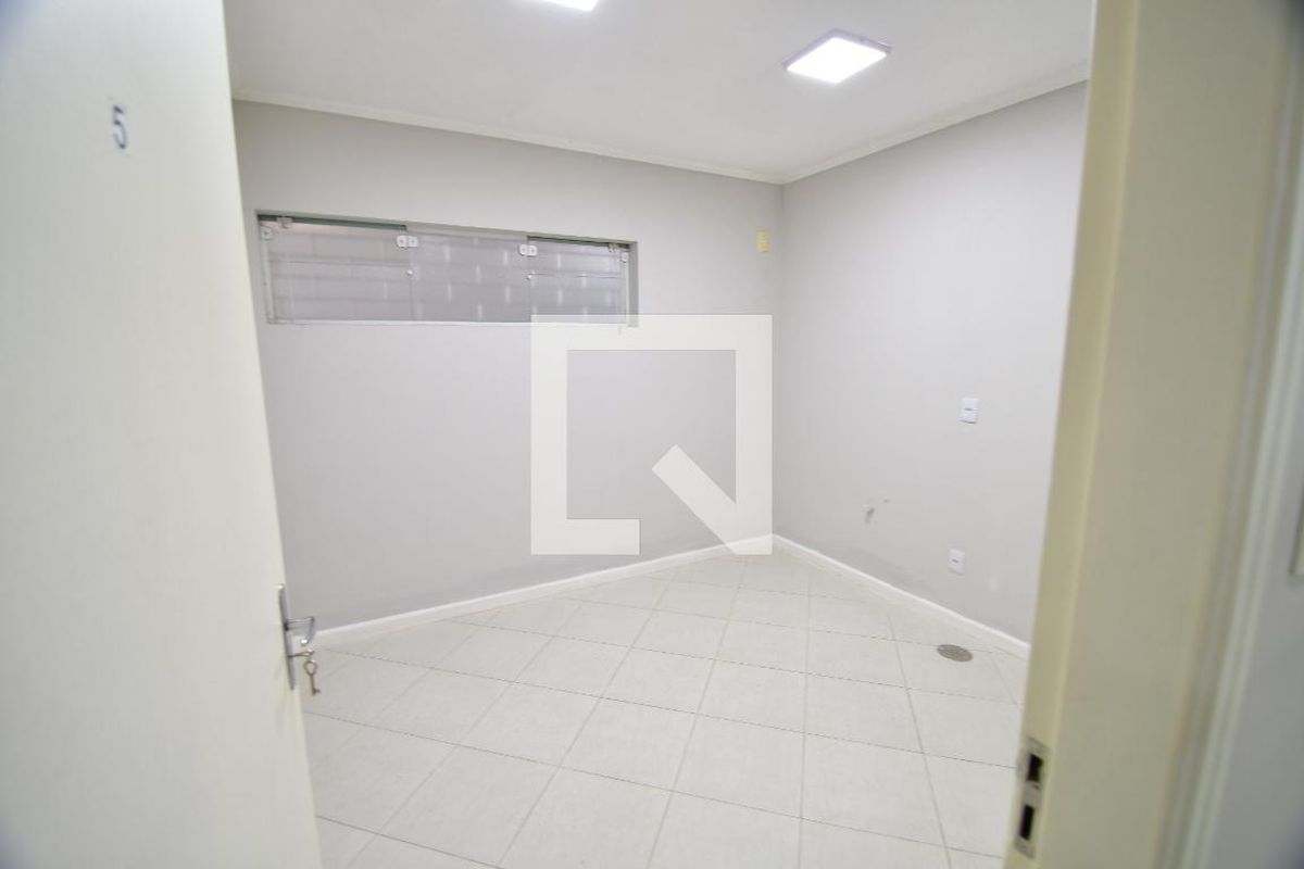 Casa à Venda - Jardim Flamboyant, 6 Quartos,  223 m2 em , Campinas - sp | SoloBR