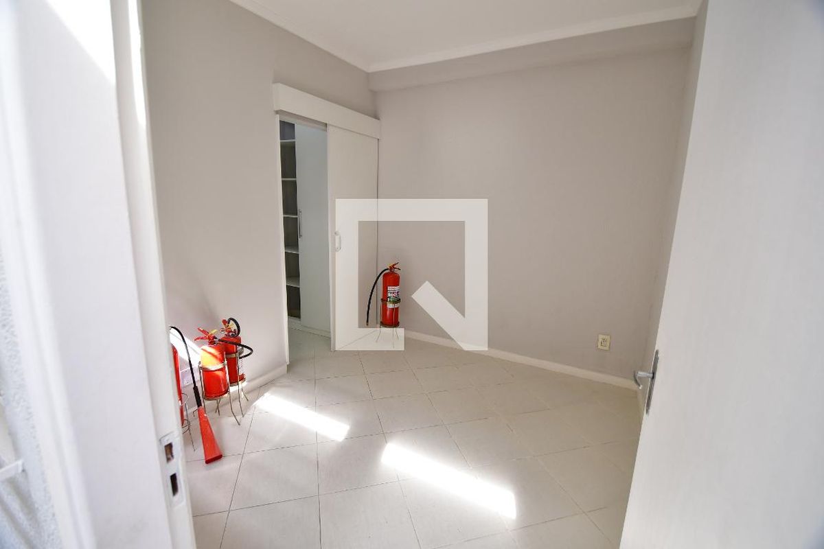 Casa à Venda - Jardim Flamboyant, 6 Quartos,  223 m2 em , Campinas - sp | SoloBR