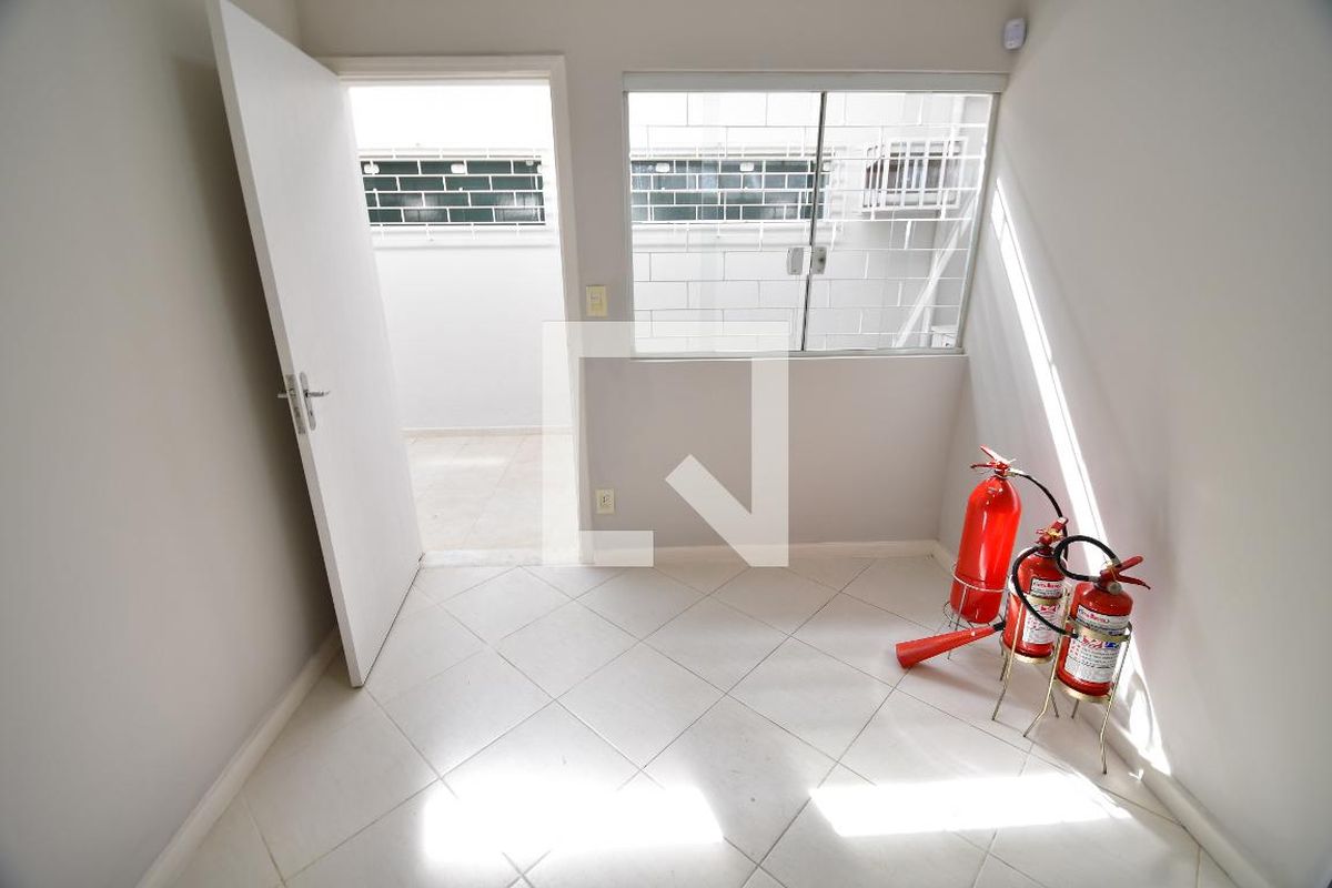 Casa à Venda - Jardim Flamboyant, 6 Quartos,  223 m2 em , Campinas - sp | SoloBR
