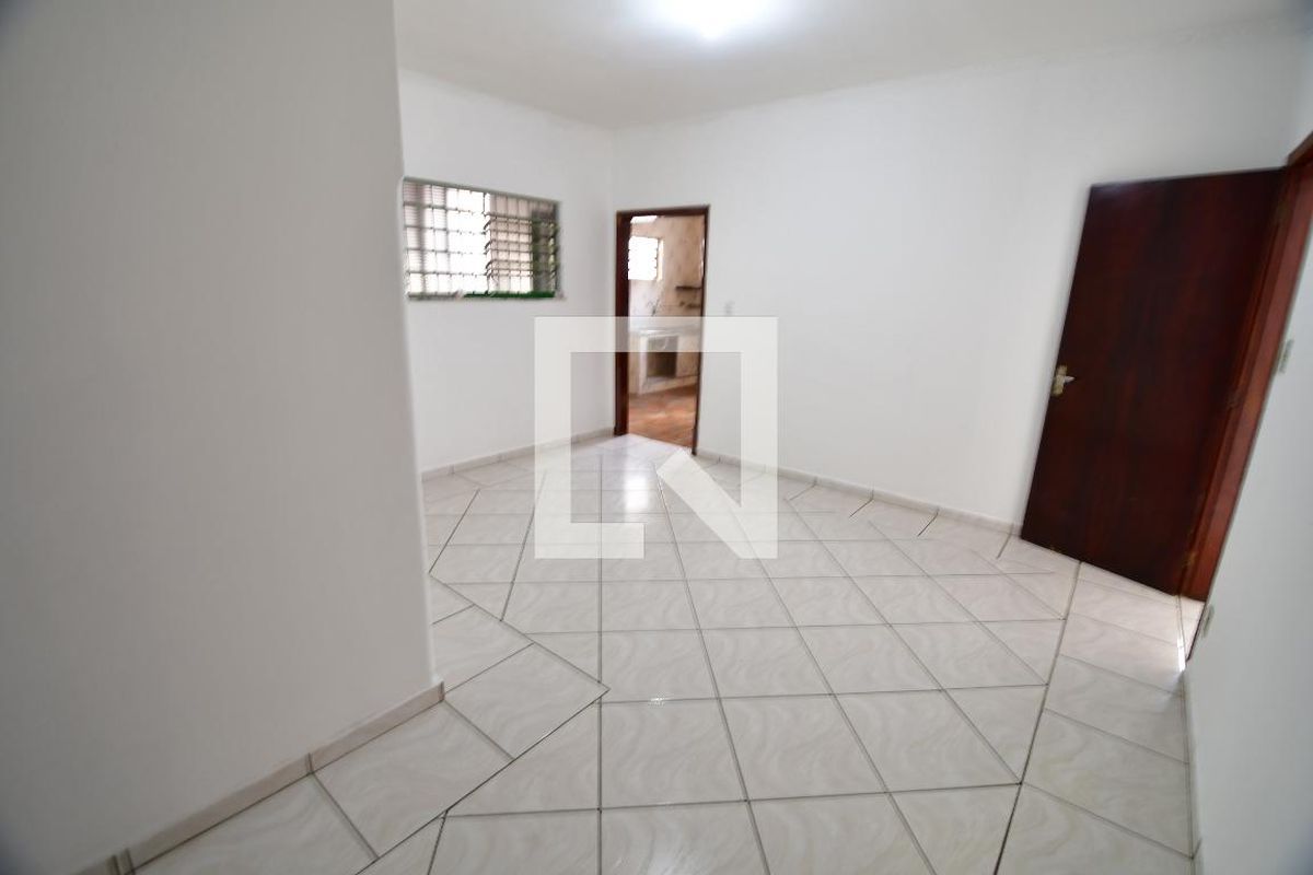 Casa à Venda - Jardim Santana, 3 Quartos,  282 m2 em , Campinas - sp | SoloBR