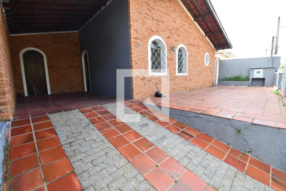 Casa à Venda - Jardim Santana, 3 Quartos,  282 m2 em , Campinas - sp | SoloBR