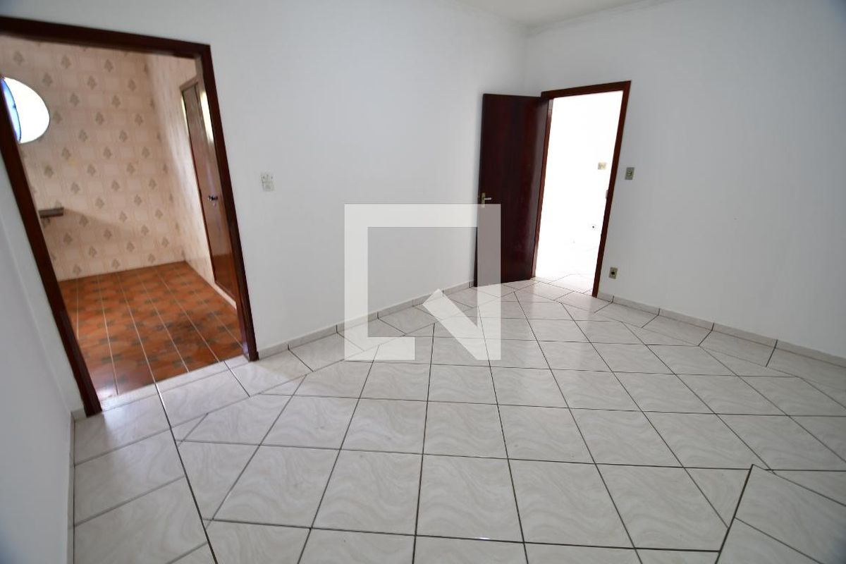 Casa à Venda - Jardim Santana, 3 Quartos,  282 m2 em , Campinas - sp | SoloBR