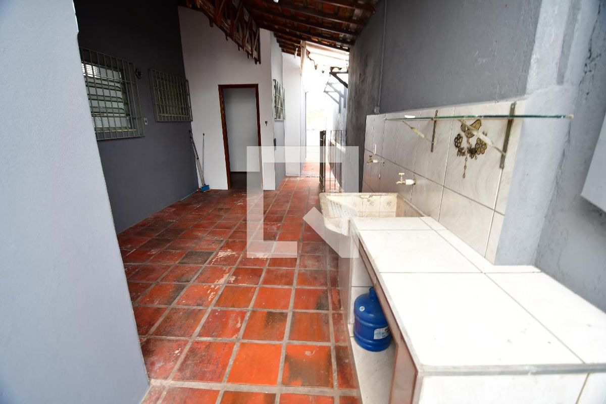 Casa à Venda - Jardim Santana, 3 Quartos,  282 m2 em , Campinas - sp | SoloBR