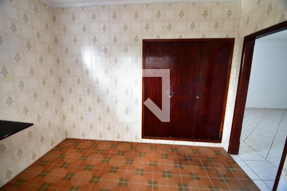Casa à Venda - Jardim Santana, 3 Quartos,  282 m2 em , Campinas - sp | SoloBR