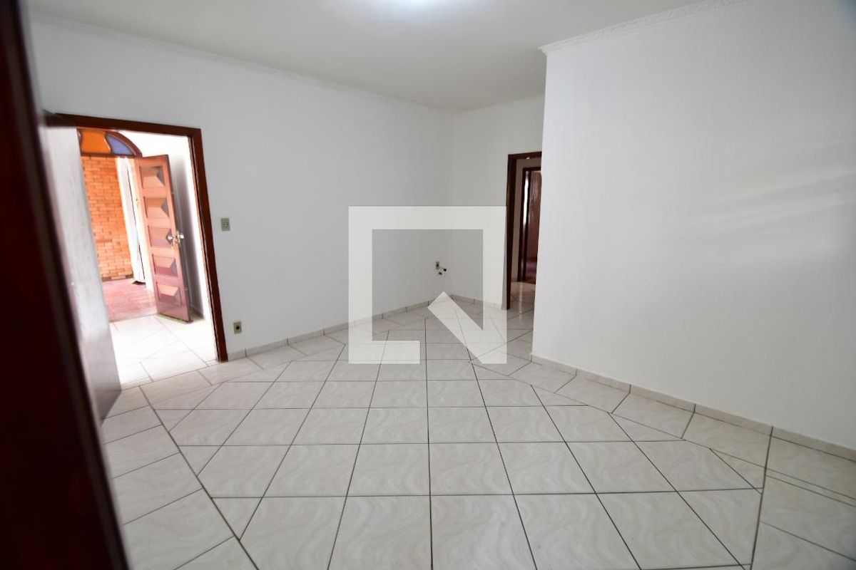 Casa à Venda - Jardim Santana, 3 Quartos,  282 m2 em , Campinas - sp | SoloBR