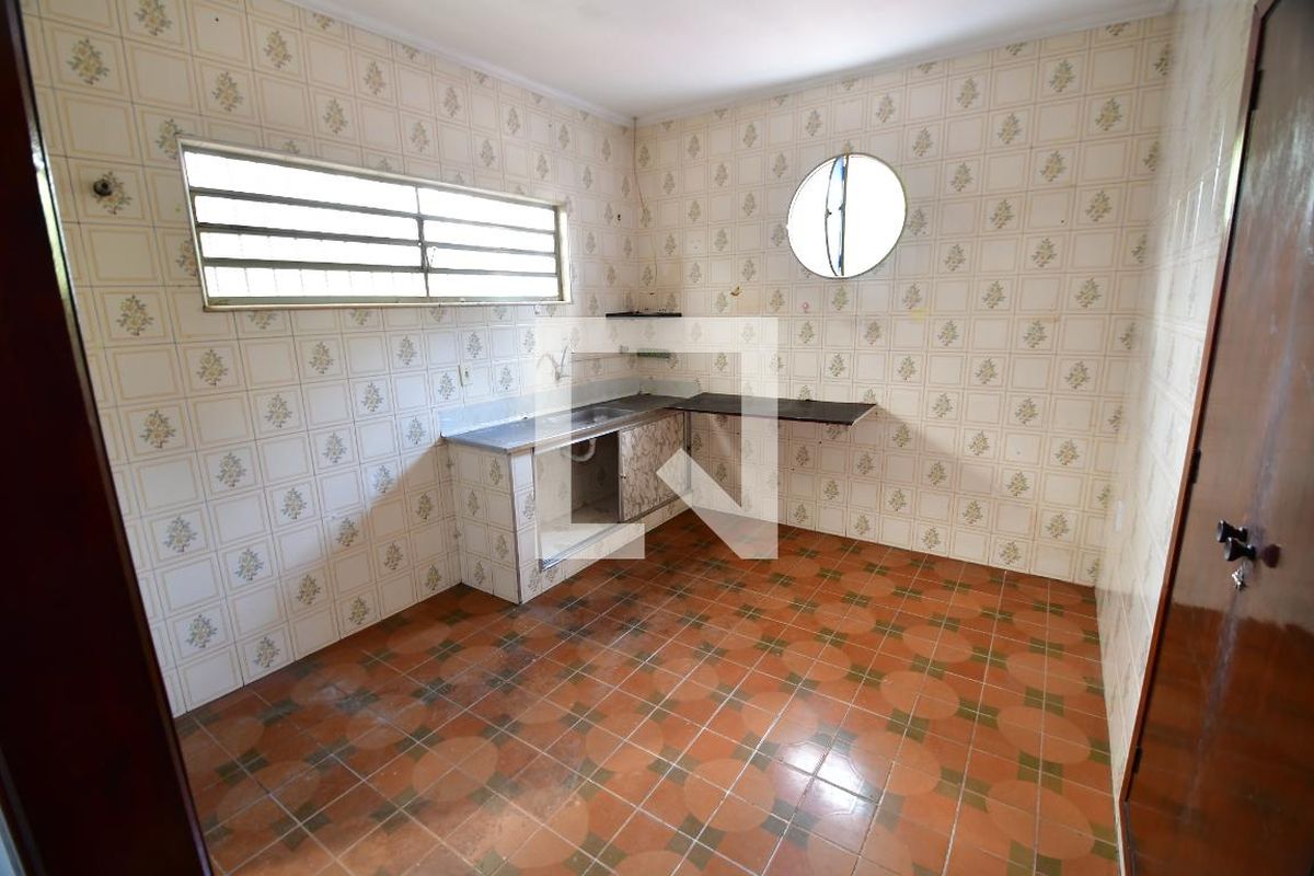 Casa à Venda - Jardim Santana, 3 Quartos,  282 m2 em , Campinas - sp | SoloBR