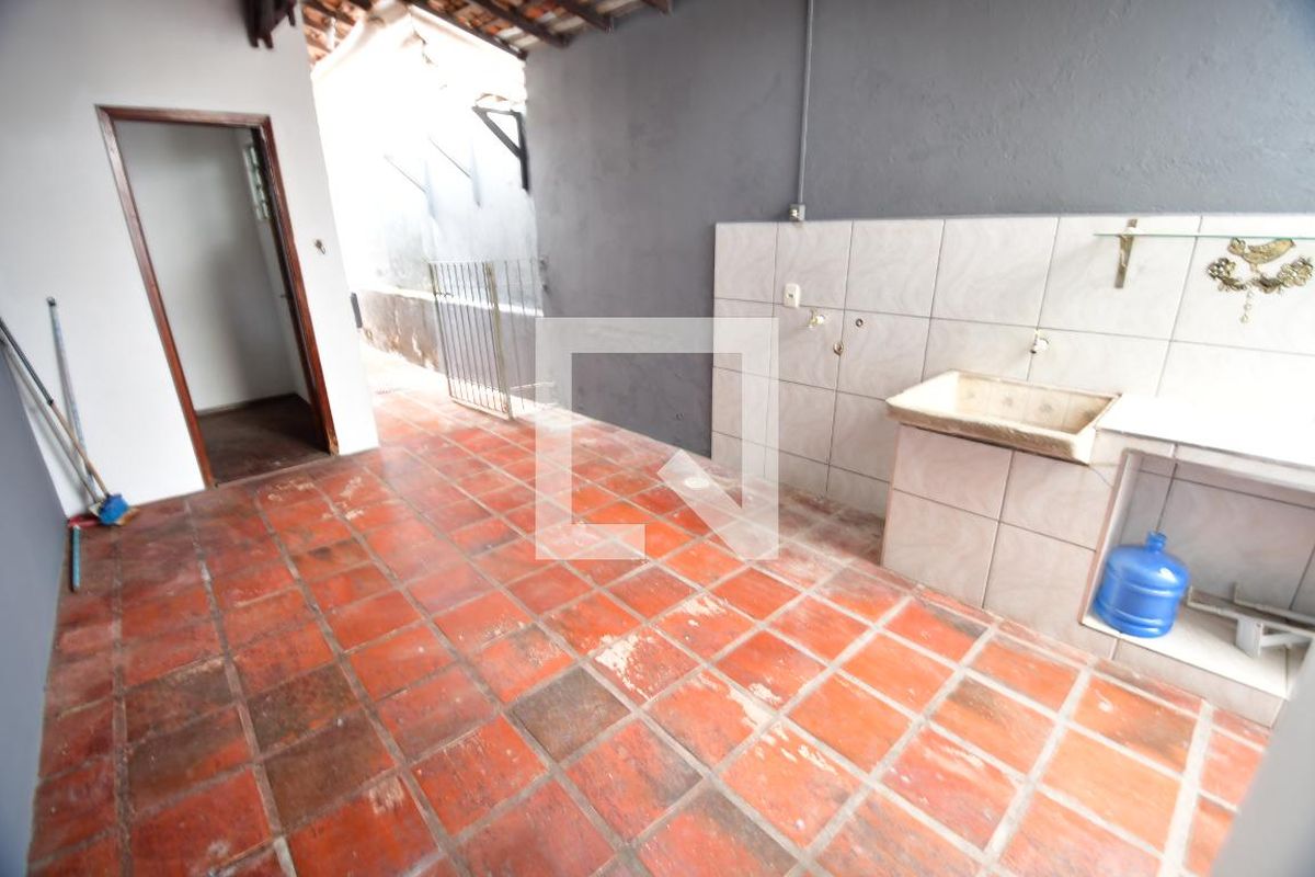 Casa à Venda - Jardim Santana, 3 Quartos,  282 m2 em , Campinas - sp | SoloBR