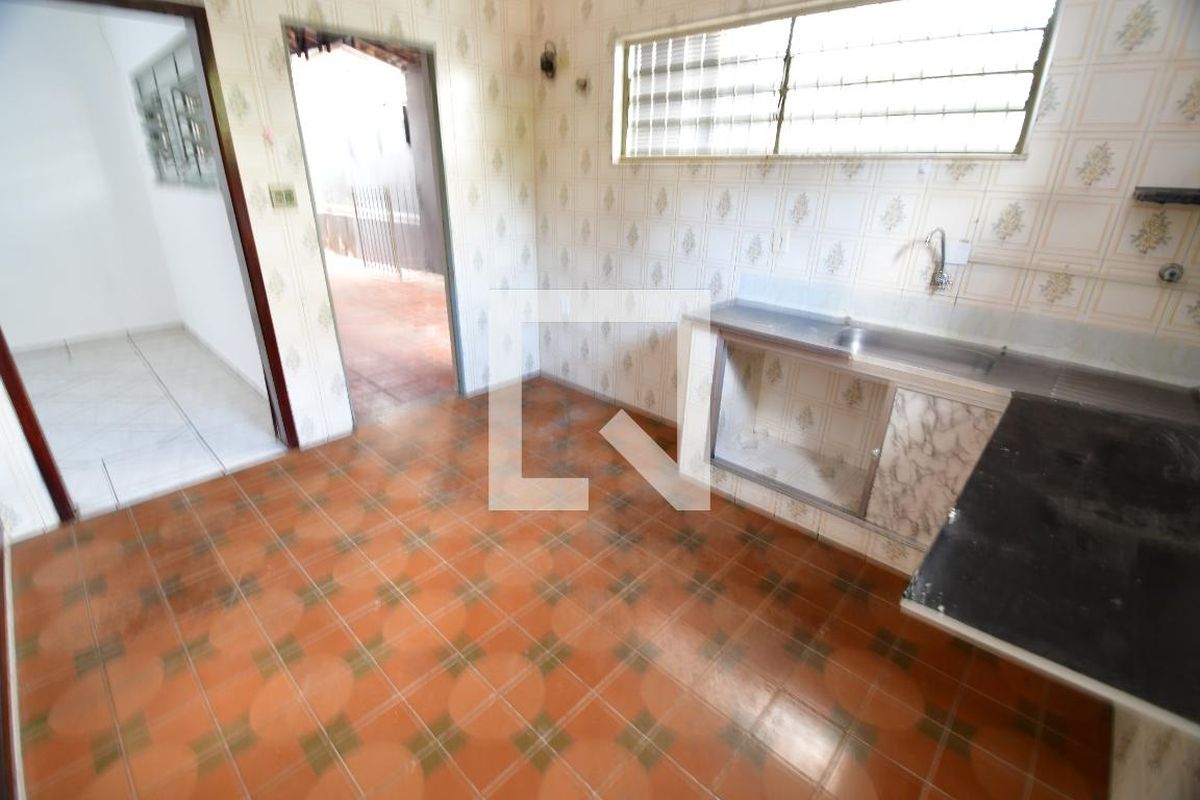 Casa à Venda - Jardim Santana, 3 Quartos,  282 m2 em , Campinas - sp | SoloBR
