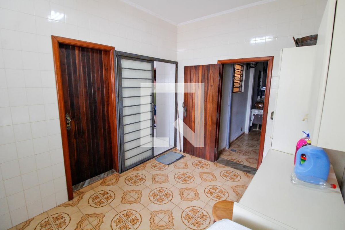Casa à Venda - Guanabara, 6 Quartos,  359 m2 em , Campinas - sp | SoloBR