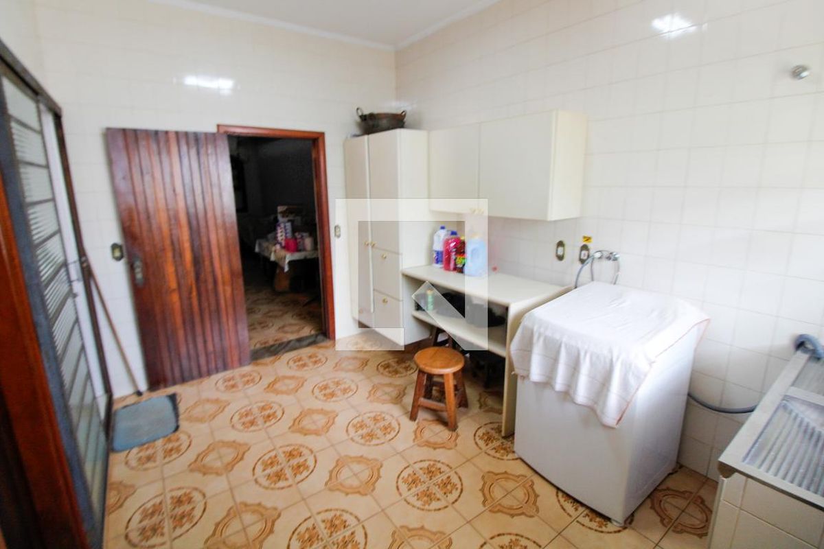 Casa à Venda - Guanabara, 6 Quartos,  359 m2 em , Campinas - sp | SoloBR