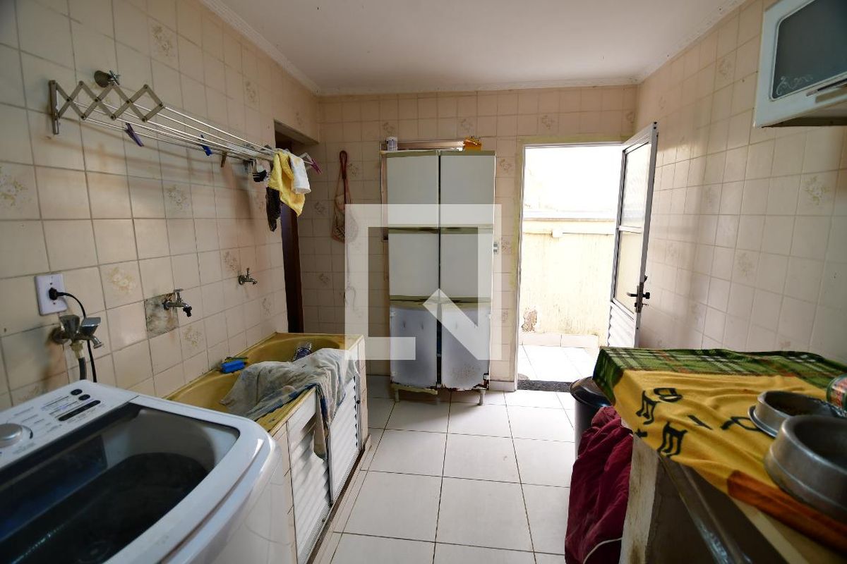 Casa à Venda - Jardim Santana, 5 Quartos,  199 m2 em , Campinas - sp | SoloBR